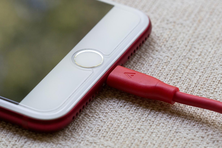 Les téléphones reconditionnés gagnent du terrain en France. (illustration) (mhoppsy / Pixabay)