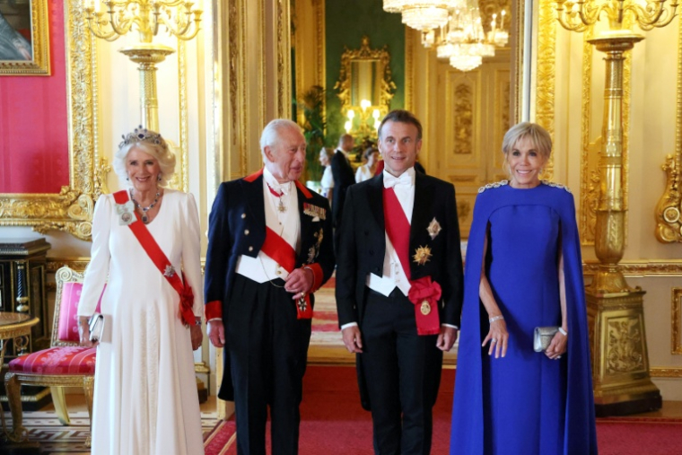 De gauche à droite la reine Camilla, le roi Charles III, le président Emmanuel Macron et son épouse Brigitte Macron, à Windsor le 8 juillet 2025 ( POOL / Ludovic MARIN )