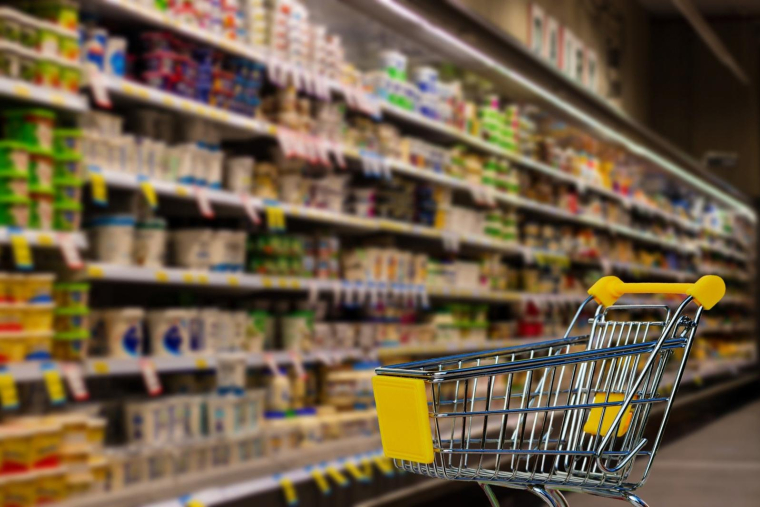 Que choisir conseille aux consommateurs de se fier systématiquement au prix au kilo (ou au litre) pour déjouer ces astuces commerciales. (Tumisu / Pixabay)