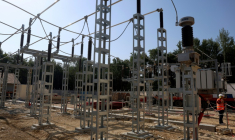 Un employé d'Enedis à Pompignac (Gironde), le 1er juillet 2025 ( AFP / ROMAIN PERROCHEAU )