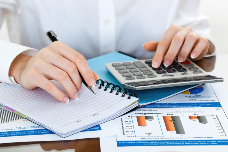 Les contrats d’assurance-vie Euro-croissance sont à mi-chemin entre les fonds en euros et les unités de compte crédit photo : Zadorozhnyi Viktor/Shutterstock / Zadorozhnyi Viktor