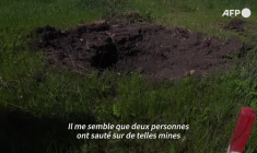Déminer l'Ukraine, du râteau au drone
