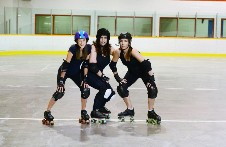 Le roller derby, un sport féminin spectaculaire et impertinent