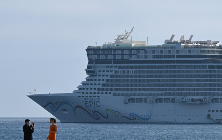 Un paquebot de croisière à Cannes, le 20 mai 2022 ( AFP / Stefano RELLANDINI )