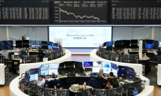 Le graphique de l'indice allemand DAX est affiché à la bourse de Francfort