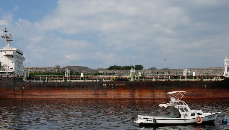 Un pétrolier cubain entre dans la baie de La Havane