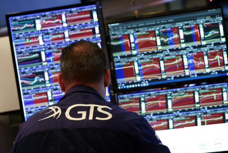Un opérateur à la Bourse de New York, le 30 juin 2025 ( AFP / TIMOTHY A. CLARY )