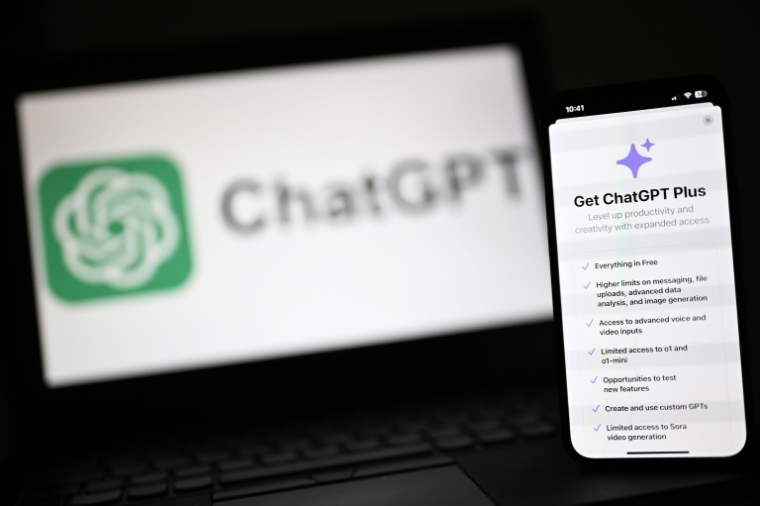 Photo d'illustration de l'application et du site ChatGPT, le 20 février 2025 ( AFP / Justin TALLIS )