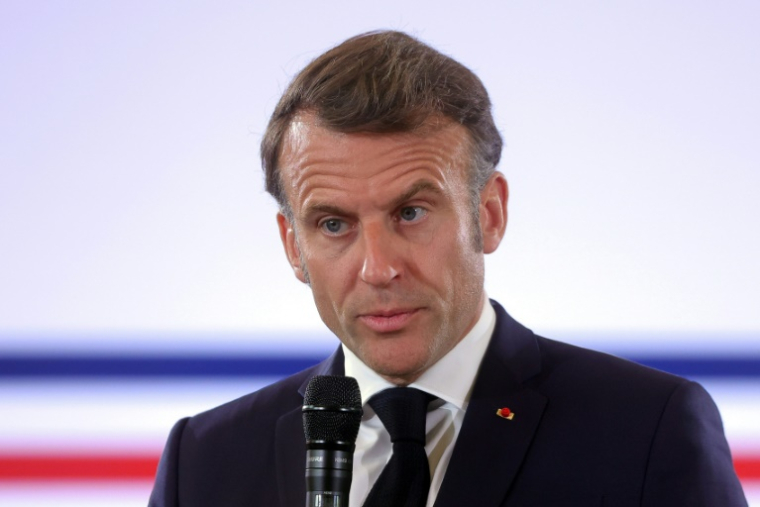 Le président français Emmanuel Macron prononce un discours à Wallers, dans le nord de la France, le 3 juin 2025 ( POOL / Teresa SUAREZ )