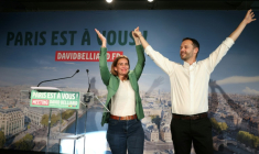 L'écologiste David Belliard lance sa campagne pour les municipales au côté de Marine Tondelier, le 23 juin 2025 à Paris ( AFP / Alain JOCARD )