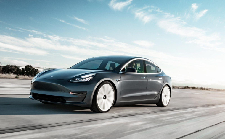 Tesla Model 3 (crédit photo : Tesla / )