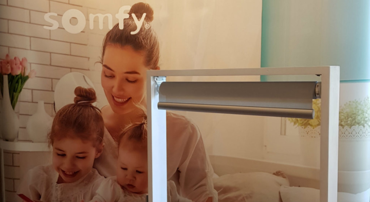 Les dirigeants de Somfy misent sur le développement des stores intérieurs motorisés. (© J. Corric)