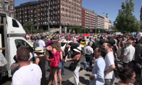 Hongrie: des dizaines de milliers de personnes à la Pride de Budapest, interdite par Orban