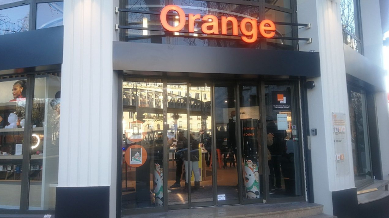 Une boutique Orange, Ã Paris (crédit photo : / L. Grassin )