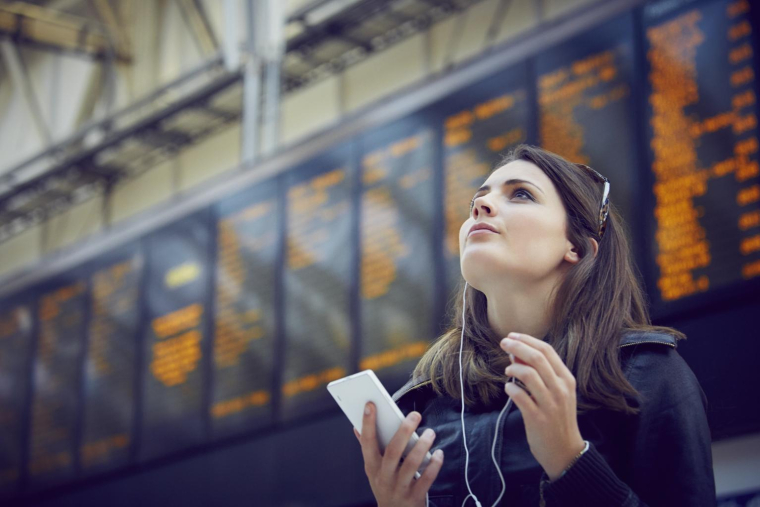 Pour faire le tour des capitales européennes, le train est un mode de déplacement confortable et écoresponsable. ( crédit photo : Getty Images )