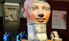 Le buste de l'ancienne reine égyptienne Hatchepsout au Musée égyptien de la place Tahrir, le 11 juin 2025 au Caire ( AFP / Khaled DESOUKI )