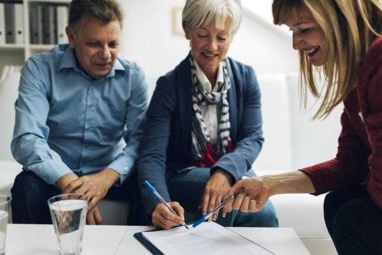 Assurance-vie : faut-il y loger des SCPI ? / iStock.com - vgajic