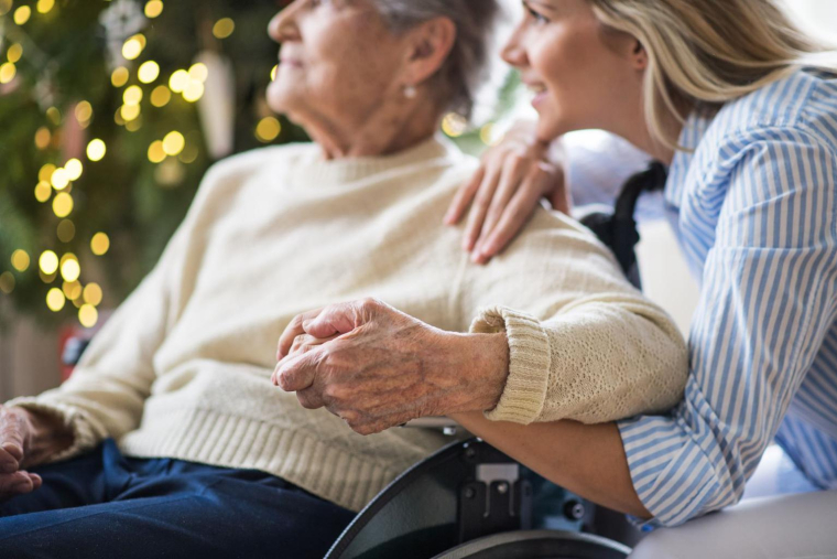 La quotité disponible de votre patrimoine peut être donnée à une personne extérieure à votre cercle familial. ( crédit photo : Shutterstock )