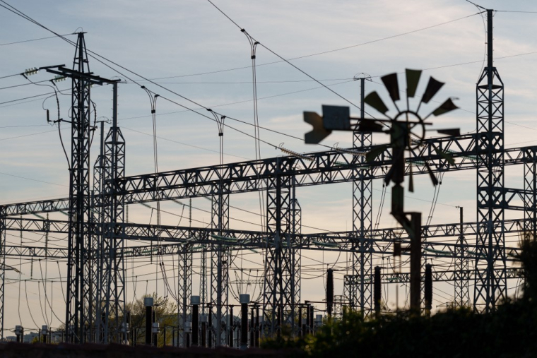 Le gestionnaire du réseau espagnol REE a évoqué "une forte oscillation des flux de puissance, accompagnée d'une perte de production très importante" ( AFP / CESAR MANSO )