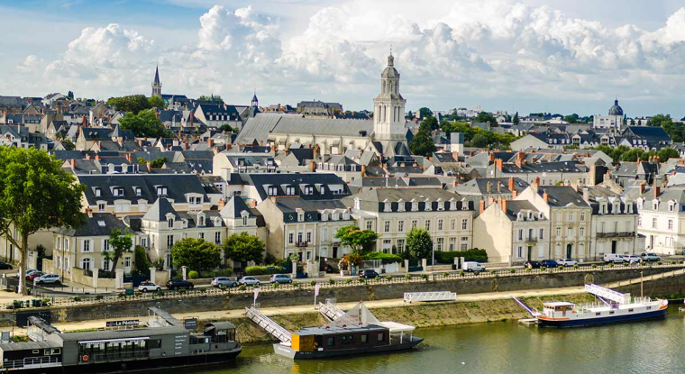 Le législateur encourage la rénovation de logements anciens dans les villes moyennes. (© Adobestock)