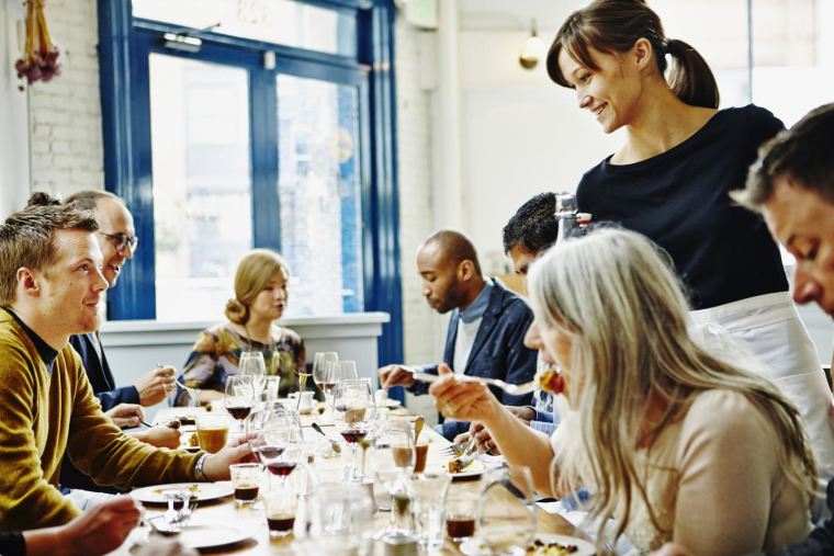 Trouver des restaurants avec des prix hyper compétitifs en France, c’est possible! ( crédit photo : Getty Images )