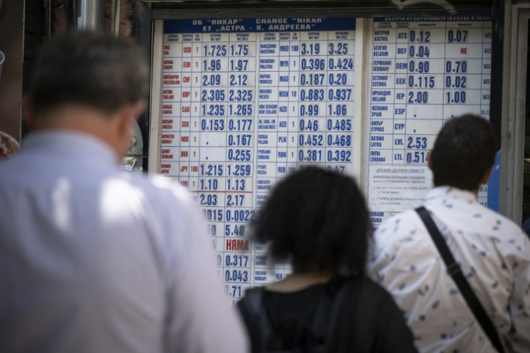 Un bureau de change à Sofia, en Bulgarie, le 4 juin 2025 ( AFP / Nikolay DOYCHINOV )