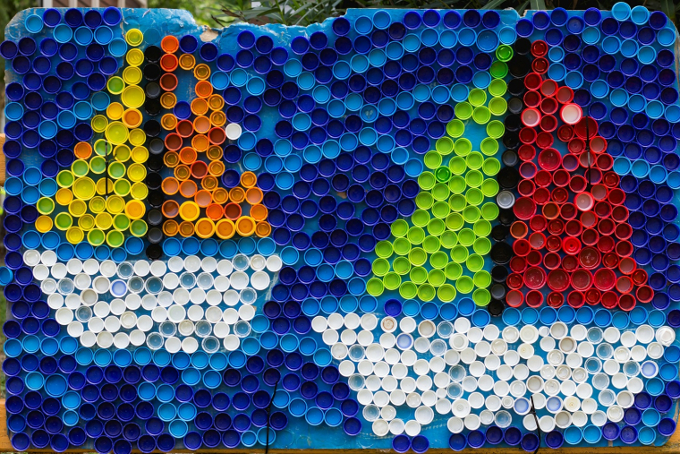 Comment se débarrasser de ce matériau dont on continue à apprécier les capacités de transformation et qu'on prétend recyclable à l'infini? (crédit : Adobe Stock)