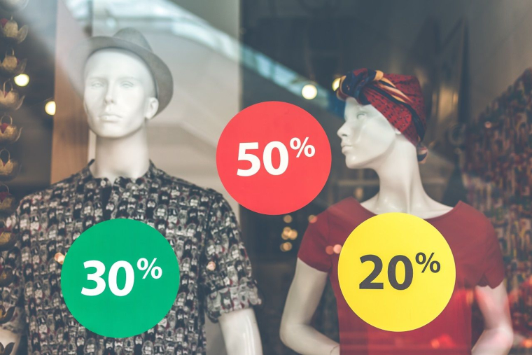Officiellement reporté, le «Black Friday» est-il maintenu au 27 novembre, sous une fausse identité ? (Crédits photo : Unsplash - Artem Beliaikin )