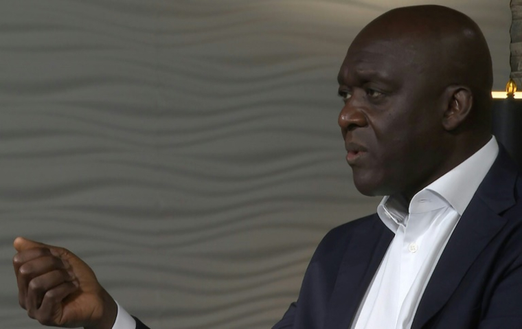 Makhtar Diop, dirigeant de la Société financière internationale (SFI), bras privé de la Banque mondiale à Washington, le 3 juillet 2025 ( AFP / Anne LEBRETON )