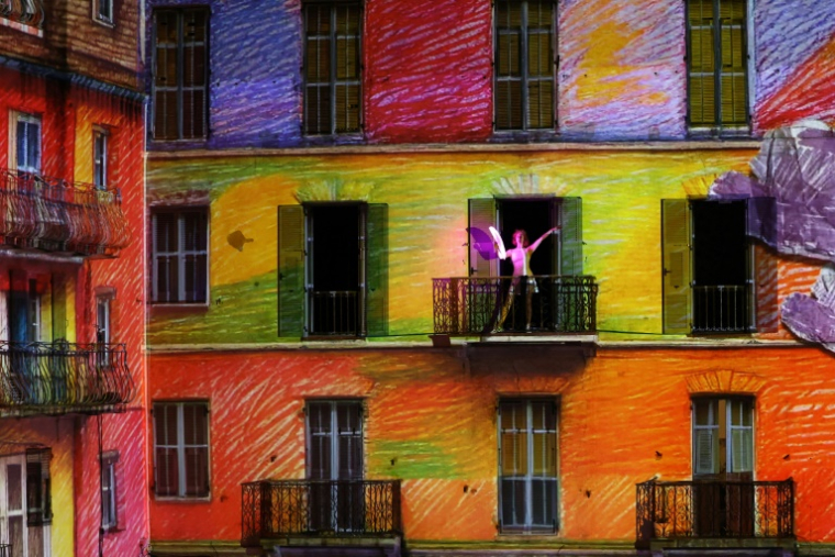 Un spectacle en lumières de l'artiste suisse Nicolas Hesslein, lors 10e festival Festi Lumi à Bonifacio, le 2 juillet 2025 ( AFP / Pascal POCHARD-CASABIANCA )