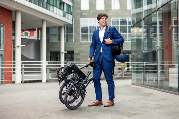 De 500 euros à 2.000 euros, les modèles de vélo électrique proposés s’adressent à tous les budgets. ( crédit photo : Shutterstock )