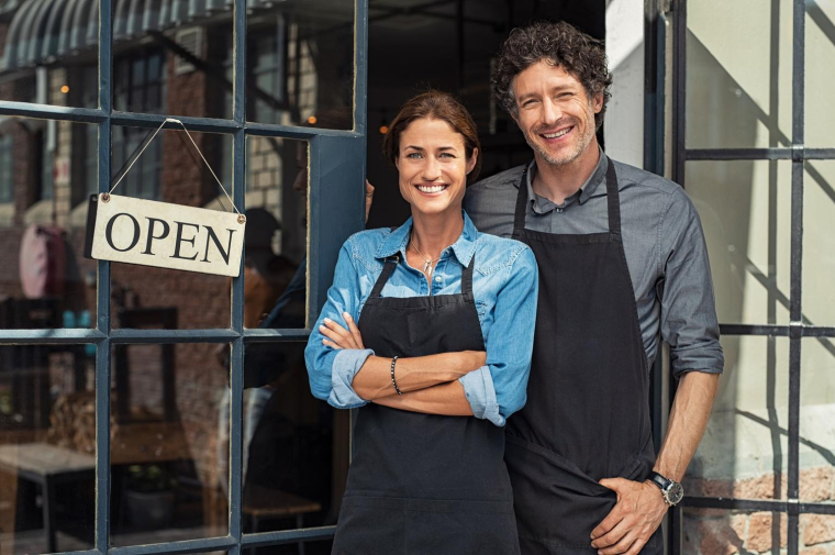 Investir dans une PME permet de bénéficier d’une réduction d’impôt de 18%. crédit photo : Rido/Shutterstock / Rido