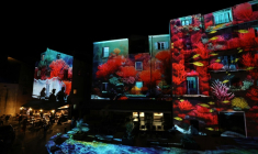 Un spectacle en lumières de l'artiste suisse Nicolas Hesslein, lors 10e festival Festi Lumi à Bonifacio, le 2 juillet 2025 ( AFP / Pascal POCHARD-CASABIANCA )