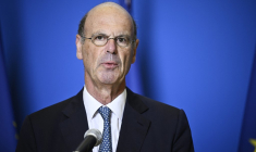 Eric Lombard, à Paris, le 26 juin 2025 ( AFP / JULIEN DE ROSA )