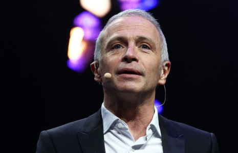 Le présentateur de "Questions pour un champion" Samuel Etienne à Paris le 7 mars 2024 ( AFP / EMMANUEL DUNAND )