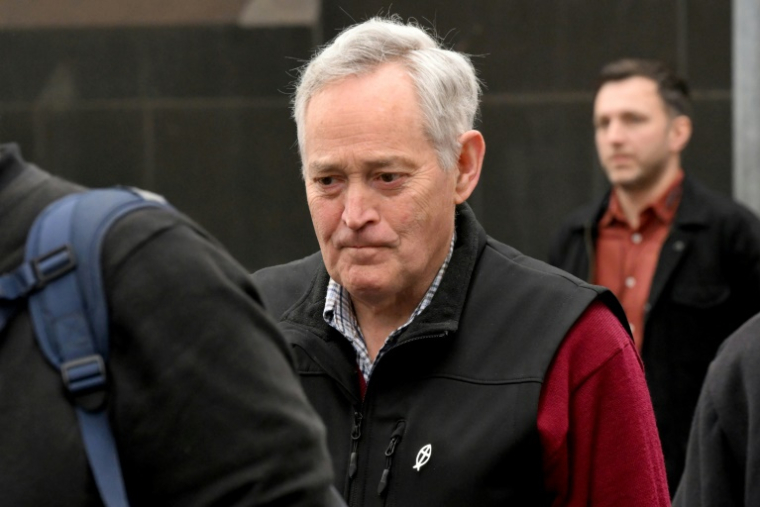 Le pasteur Ian Wilkinson devant le tribunal de Melbourne, le 21 août 2024 en Australie ( AFP / William WEST )
