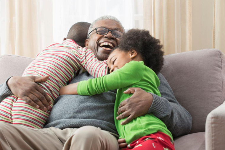 Les résidences seniors et Ehpad offrent des niveaux de rentabilité similaires aux investisseurs ( crédit photo : GettyImages )