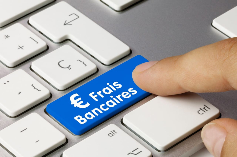 (Crédits photo : Adobe Stock - frais bancaires payés par les clients)