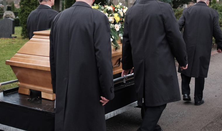 Savez-vous qui doit rembourser le prêt lorsqu'un des co-emprunteurs décède ? ( Crédits photo: ©  Eugen Thome - stock.adobe.com)