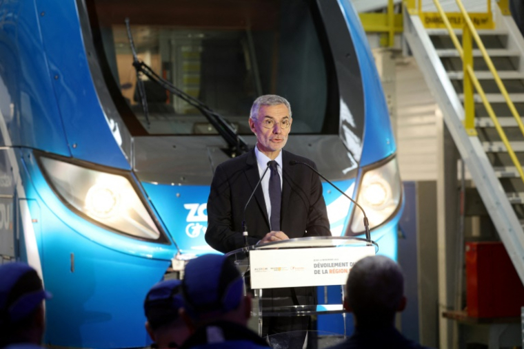 Le PDG du groupe Transdev Thierry Mallet lors de la présentation du train qui sera utilisé sur la ligne entre Nice et Marseille, à l'usine Alstom de Crespin (Nord) le 23 novembre 2023 ( AFP / FRANCOIS LO PRESTI )