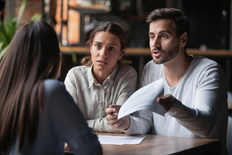 l'épargnant doit être individuellement informé par l'association de la modification dans un délai minimum de trois mois avant l'entrée en vigueur de celle-ci. (Crédit photo: 123RF)