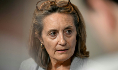 La porte-parole du gouvernement Sophie Primas tient une conférence de presse après la réunion hebdomadaire du cabinet à Paris, le 19 juin 2025 ( AFP / Martin LELIEVRE )