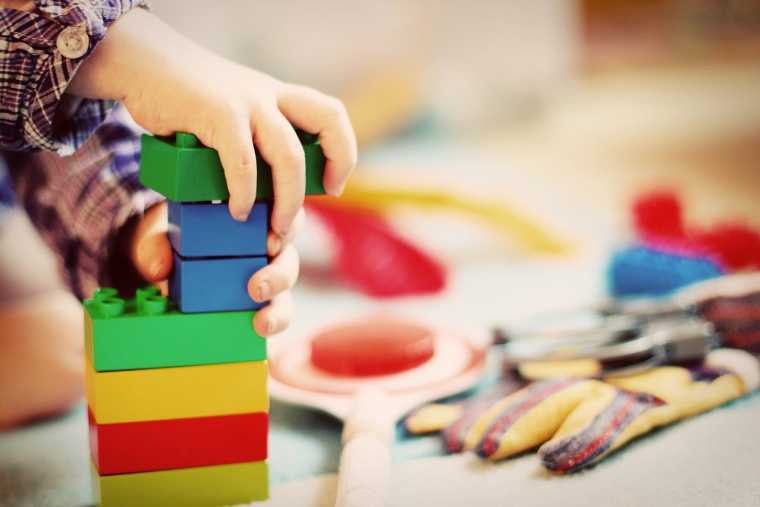 La plateforme Temu est pointée du doigt après l'analyse de jouets vendus ces derniers mois. (illustration) (FeeLoona / PIXABAY)
