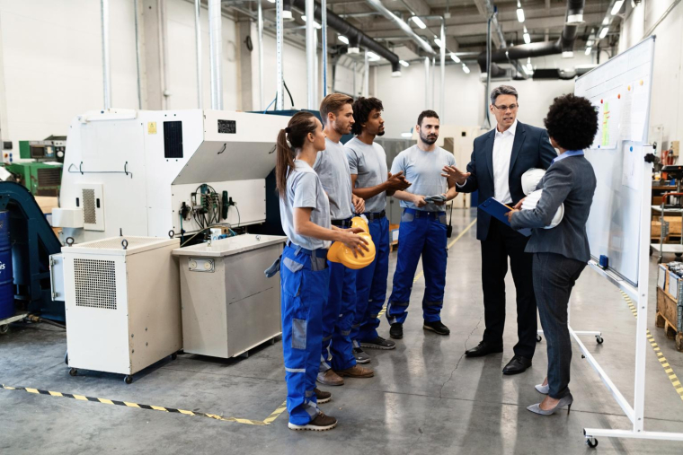 Une prime défiscalisée de 1.000 ou 2.000 euros va pouvoir être versée aux salariés crédit photo : Shutterstock