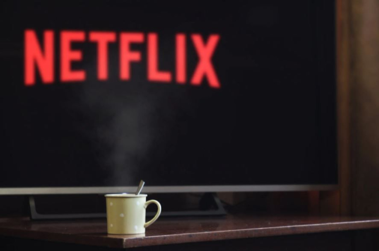 netflix (crédit photo : Pexels / John-Mark Smith )